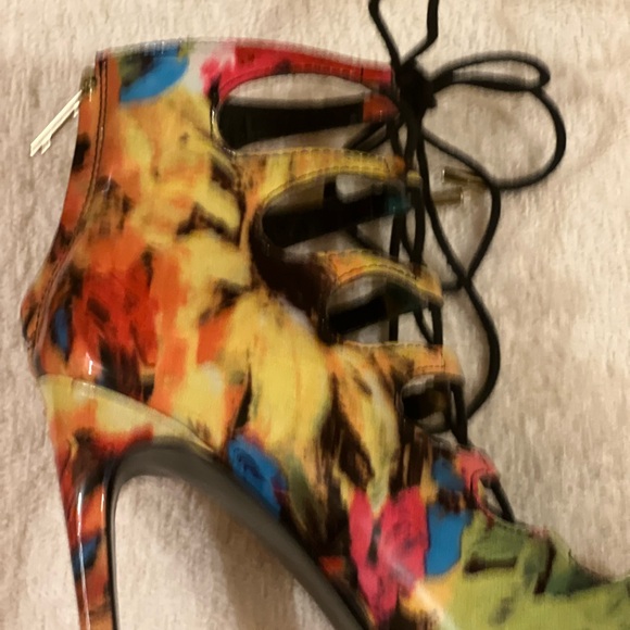Steve Madden Printed Heels - Picture 3 of 8